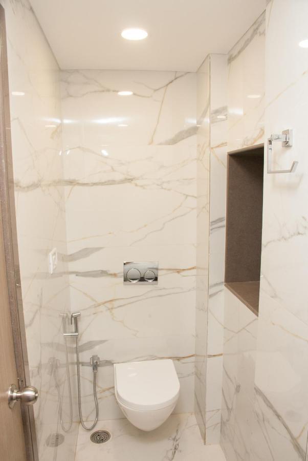 City Hotel 뭄바이 외부 사진
