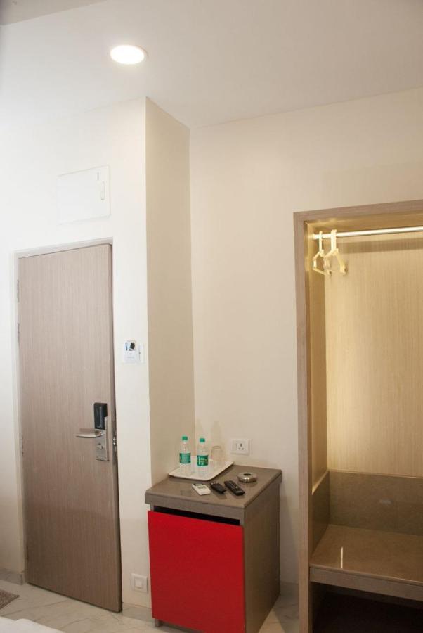 City Hotel 뭄바이 외부 사진